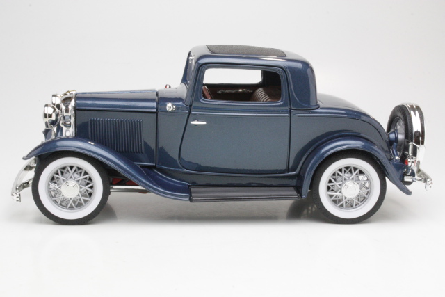 Ford 3-Window Coupe 1932, sininen - Sulje napsauttamalla kuva