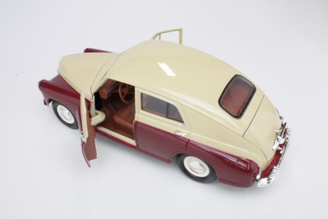 GAZ M20 Pobeda, red/beige