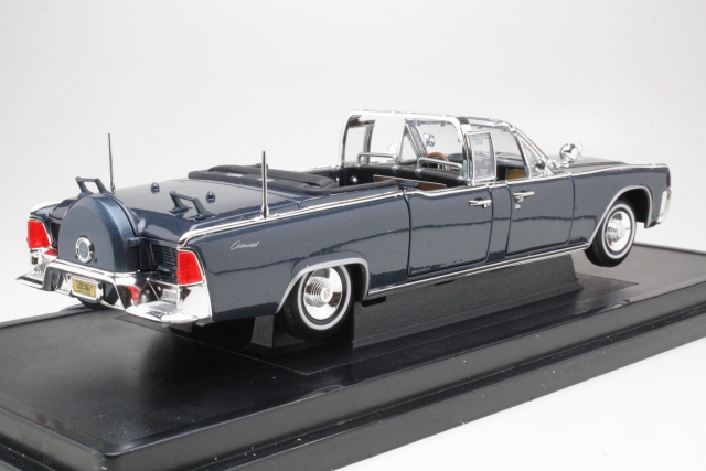 Lincoln Continental Presidential X-100 1961 "Kennedy Car" - Sulje napsauttamalla kuva