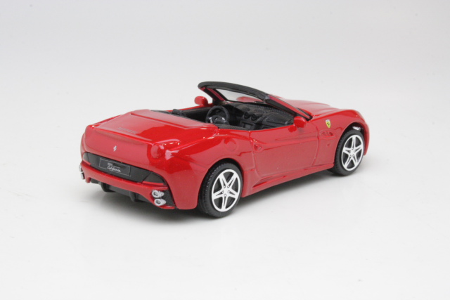 Ferrari California Convertible, punainen - Sulje napsauttamalla kuva