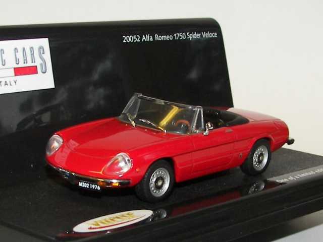 Alfa Romeo 1750 Spider Veloce, punainen