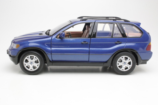 BMW X5 (E53), sininen