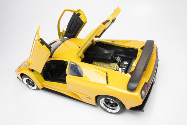 Lamborghini Diablo GT, keltainen