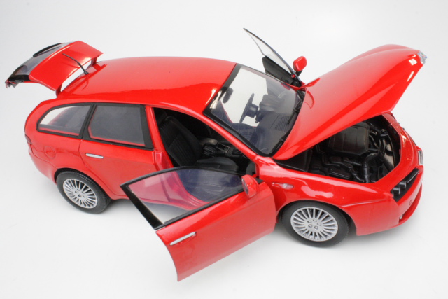 Alfa Romeo 159 SW, red