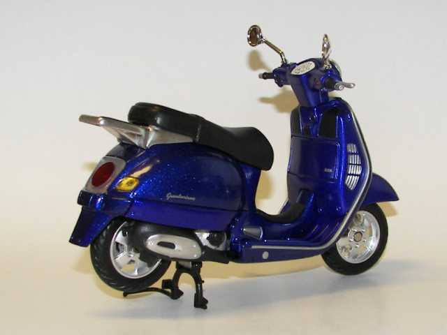 Vespa Granturismo, sininen