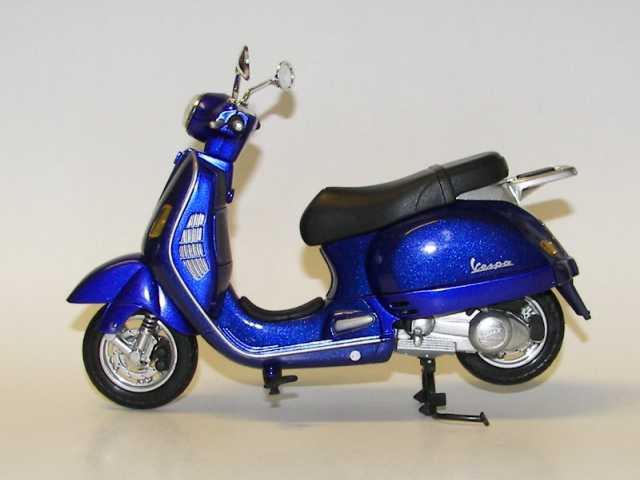 Vespa Granturismo, sininen