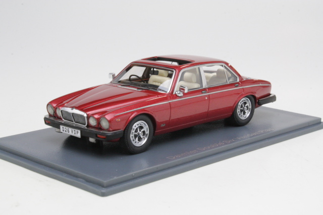 Daimler Double Six Vanden Plas 1986, dark red
