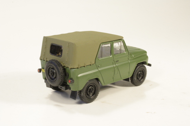 UAZ 469, dark green - Click Image to Close