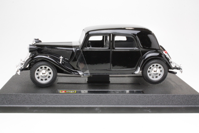 Citroen 15CV, musta