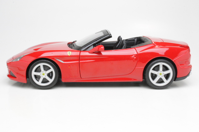 Ferrari California "Open top", punainen - Sulje napsauttamalla kuva