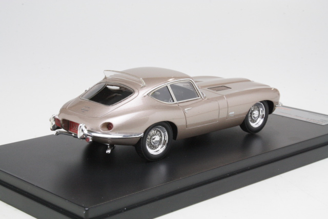 Jaguar E-Type "Loewy" 1966, champagne - Click Image to Close