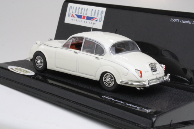 Daimler 2.5 litre V8, white