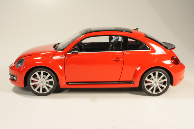 VW Beetle 2012, punainen - Sulje napsauttamalla kuva