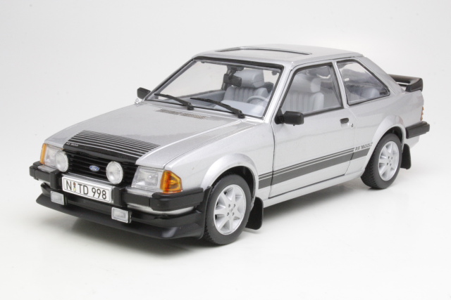 Ford Escort Mk3 RS1600i 1984, hopea - Sulje napsauttamalla kuva