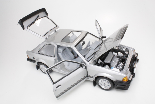 Ford Escort Mk3 RS1600i 1984, silver