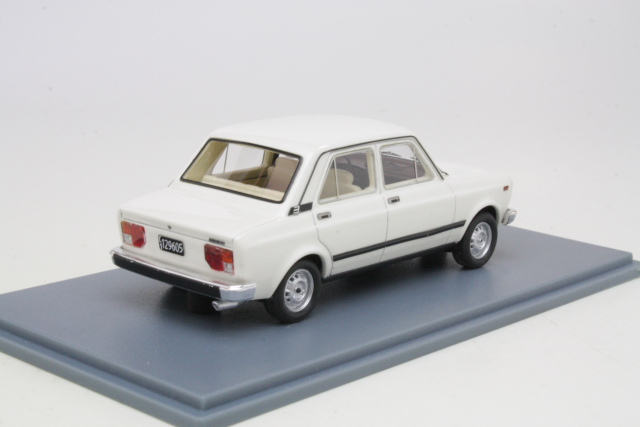 Fiat 128 CL Mk2 1982, valkoinen - Sulje napsauttamalla kuva