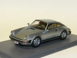 Porsche 911 Carrera Coupe 1985, vaaleansininen