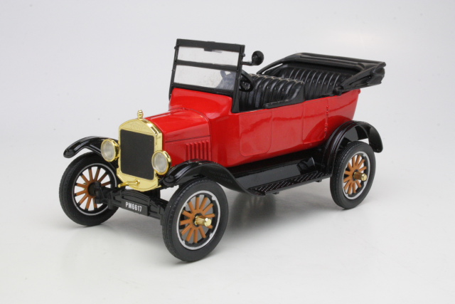 Ford Model T Touring Cabriolet 1925, punainen/musta