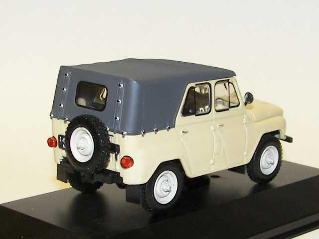 UAZ 469 Jeep 1975, beige