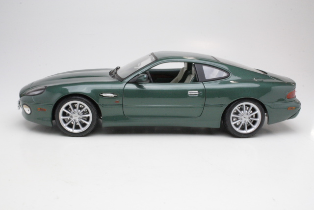Aston Martin DB7 Vantage 1999, tummanvihreä