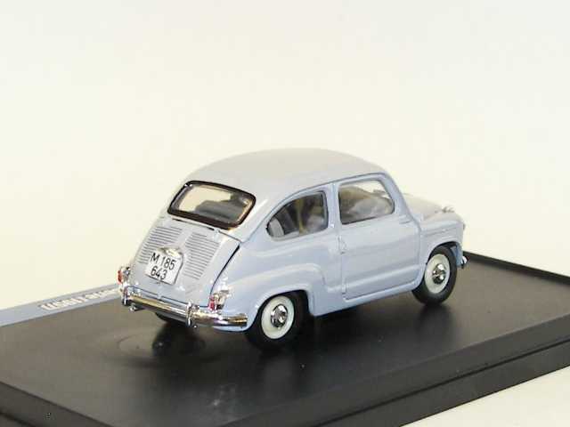 Seat 600N, 1a serie 1957 "Madrid", vaalean harmaa