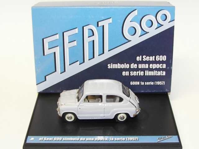 Seat 600N, 1a serie 1957 "Madrid", vaalean harmaa