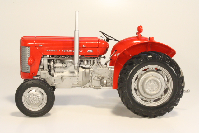 Massey Ferguson 65, punainen 1:16 - Sulje napsauttamalla kuva