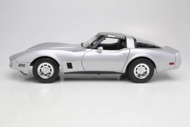 Chevrolet Corvette C3 Coupe 1982, hopea