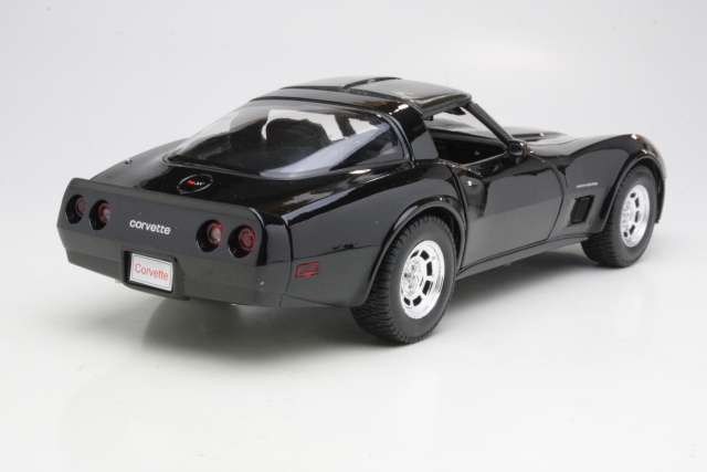 Chevrolet Corvette C3 Coupe 1982, musta - Sulje napsauttamalla kuva