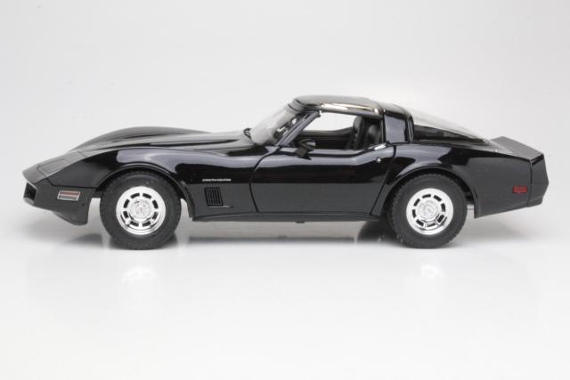 Chevrolet Corvette C3 Coupe 1982, musta