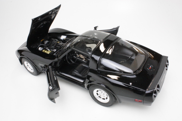 Chevrolet Corvette C3 Coupe 1982, musta