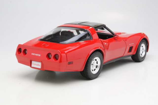 Chevrolet Corvette C3 Coupe 1982, punainen - Sulje napsauttamalla kuva