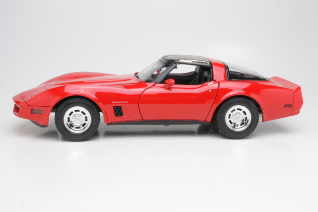 Chevrolet Corvette C3 Coupe 1982, punainen