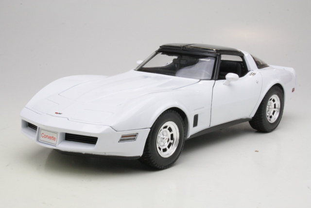 Chevrolet Corvette C3 Coupe 1982, valkoinen