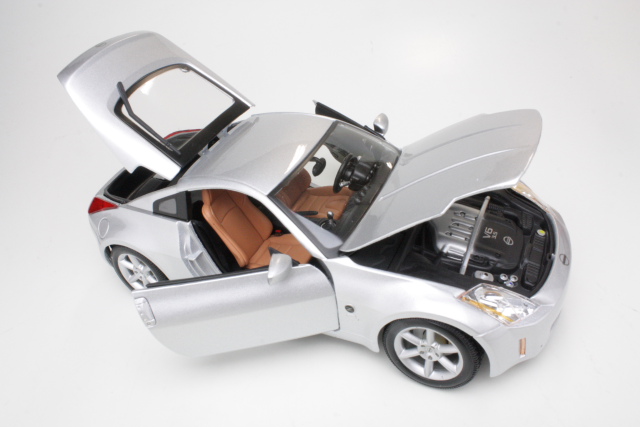 Nissan 350Z, hopea