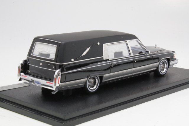 Cadillac Eureka Concours Hearse 1991, musta - Sulje napsauttamalla kuva