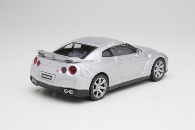 Nissan GT-R (R35) 2008, hopea - Sulje napsauttamalla kuva