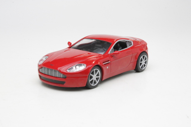 Aston Martin V8 Vantage 2005, punainen