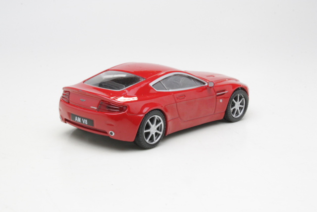Aston Martin V8 Vantage 2005, red