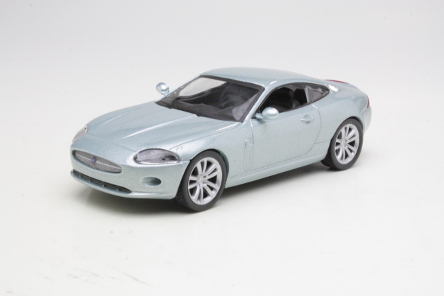 Jaguar XK Coupe 2005, light blue