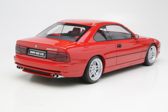 BMW 850 CSi, punainen