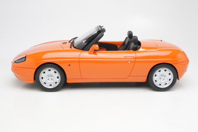 Fiat Barchetta, oranssi - Sulje napsauttamalla kuva
