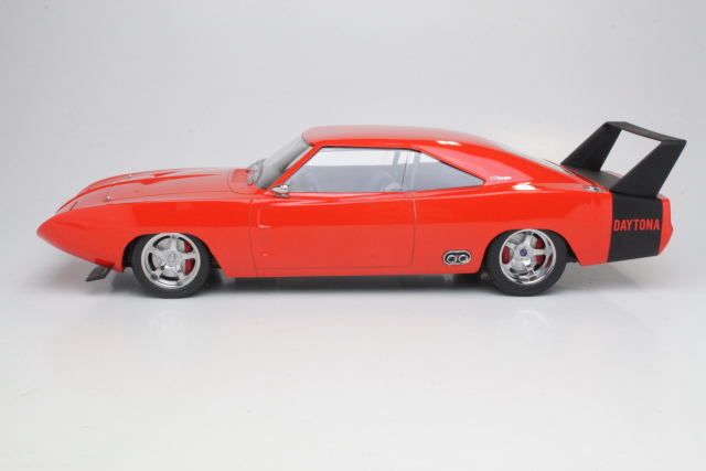 Dodge Charger Daytona 1969, oranssinpunainen - Sulje napsauttamalla kuva