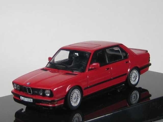 BMW M5 (e28) 1987, punainen