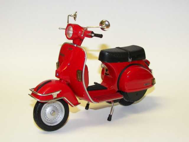 Vespa P200E 1978, punainen