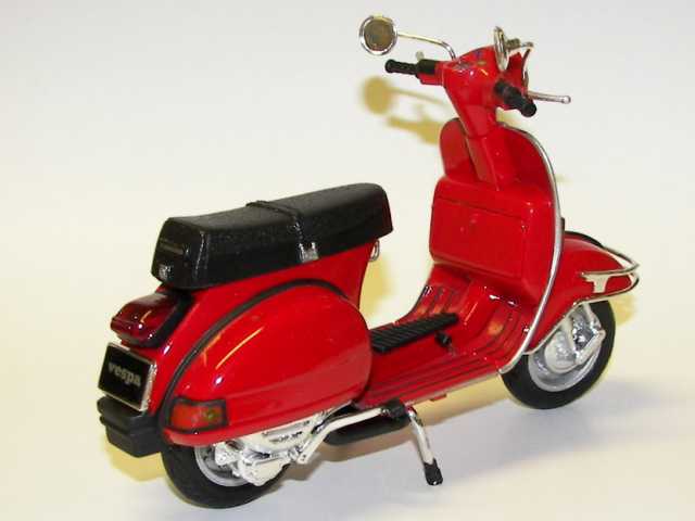 Vespa P200E 1978, punainen