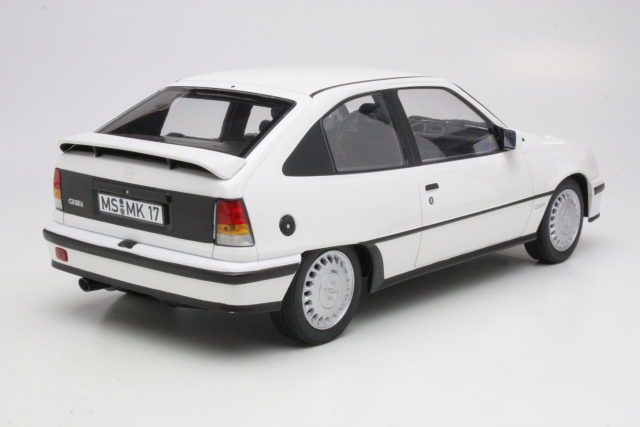 Opel Kadett E GSi 1984, valkoinen