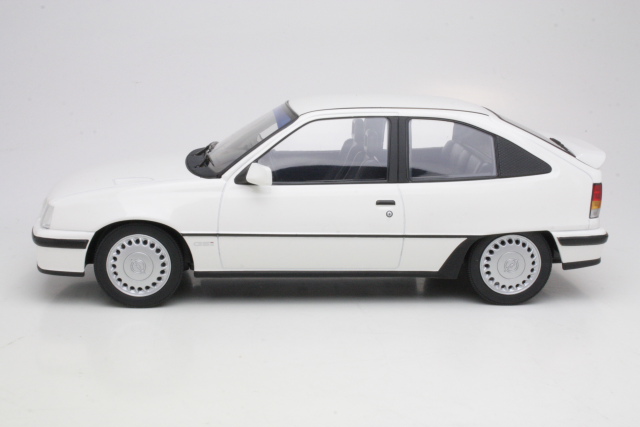 Opel Kadett E GSi 1984, valkoinen