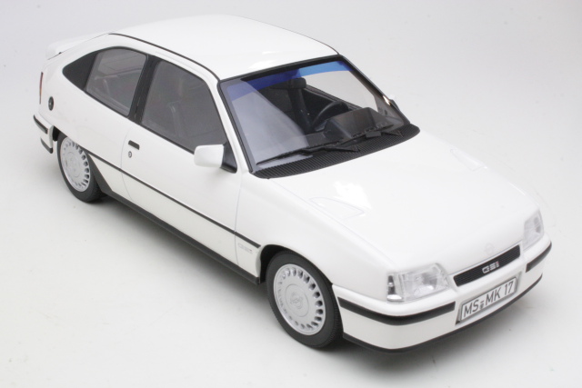Opel Kadett E GSi 1984, valkoinen