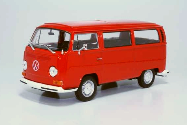 VW T2 Bus 1972, red